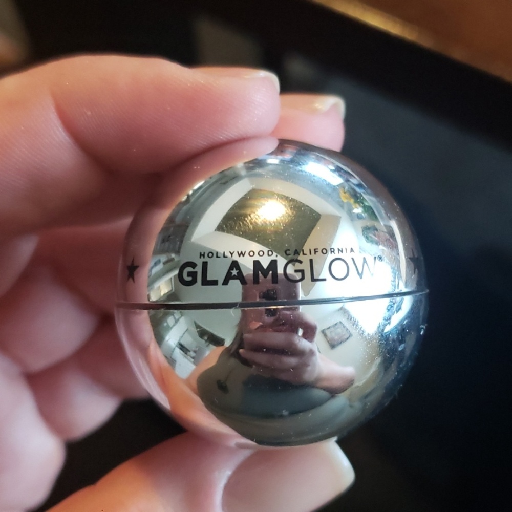 Wet lip balm